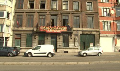 "Entre-murs entre-mondes", centre social autogéré menacé d'expulsion