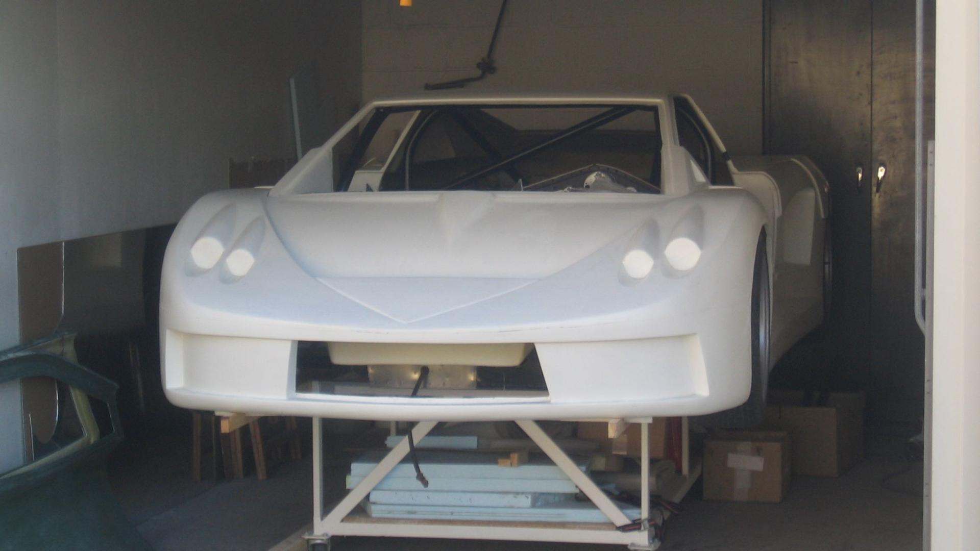 La Valeria P4 en construction, telle qu'elle est depuis 15 ans et le décès de son constructeur
