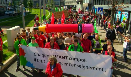 Des milliers d'enseignants dans les rues de Liège