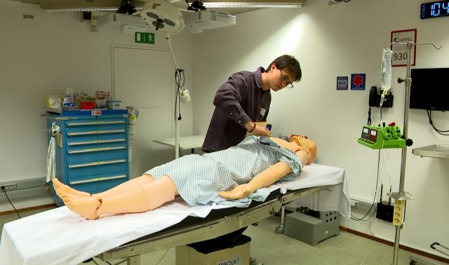 À l’ULiège, les futurs médecins assistants s’entraînent par simulation avant leurs débuts à l’hôpital