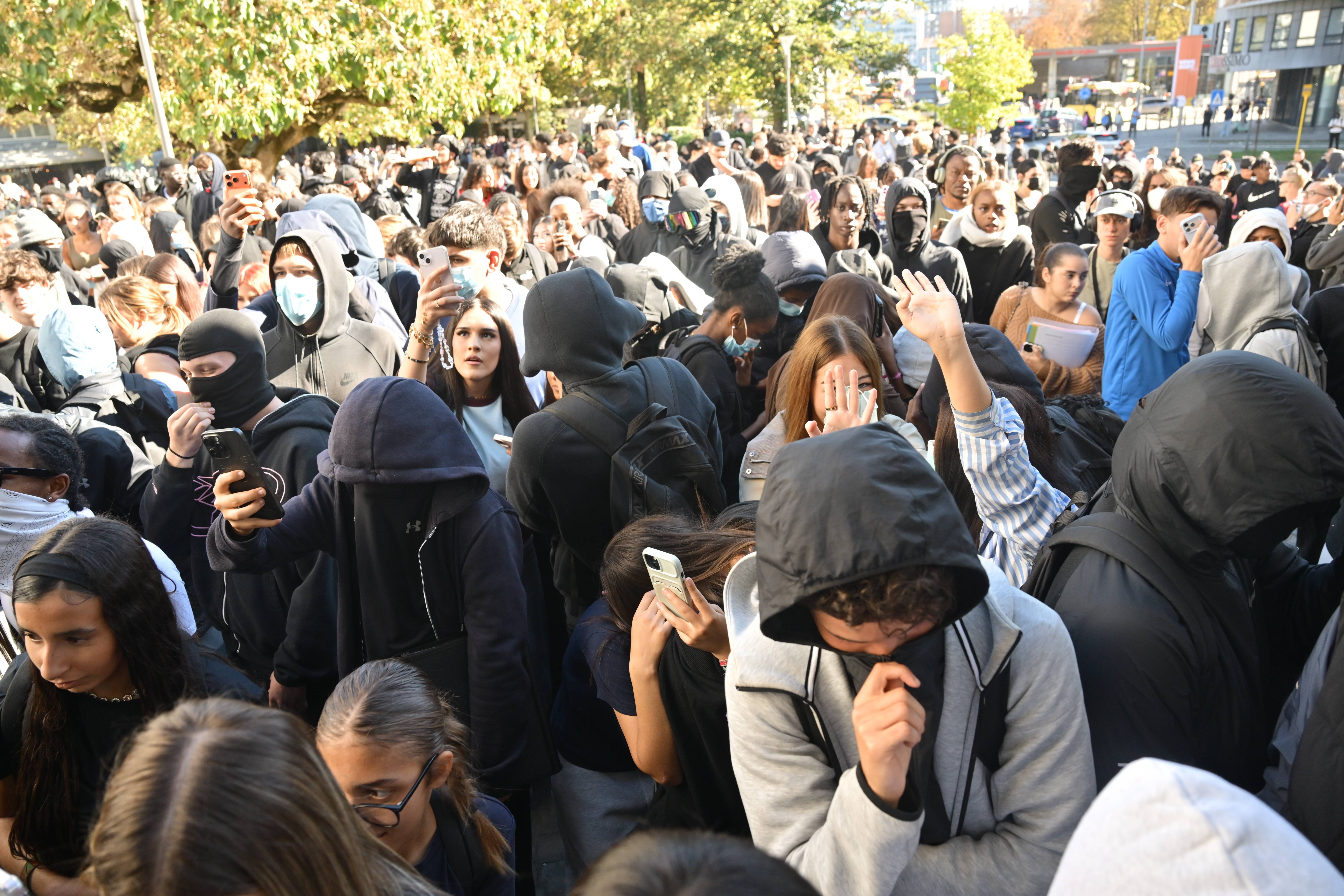 Protestation étudiante : un large cortège sillonne les rues de Liège, la tension monte