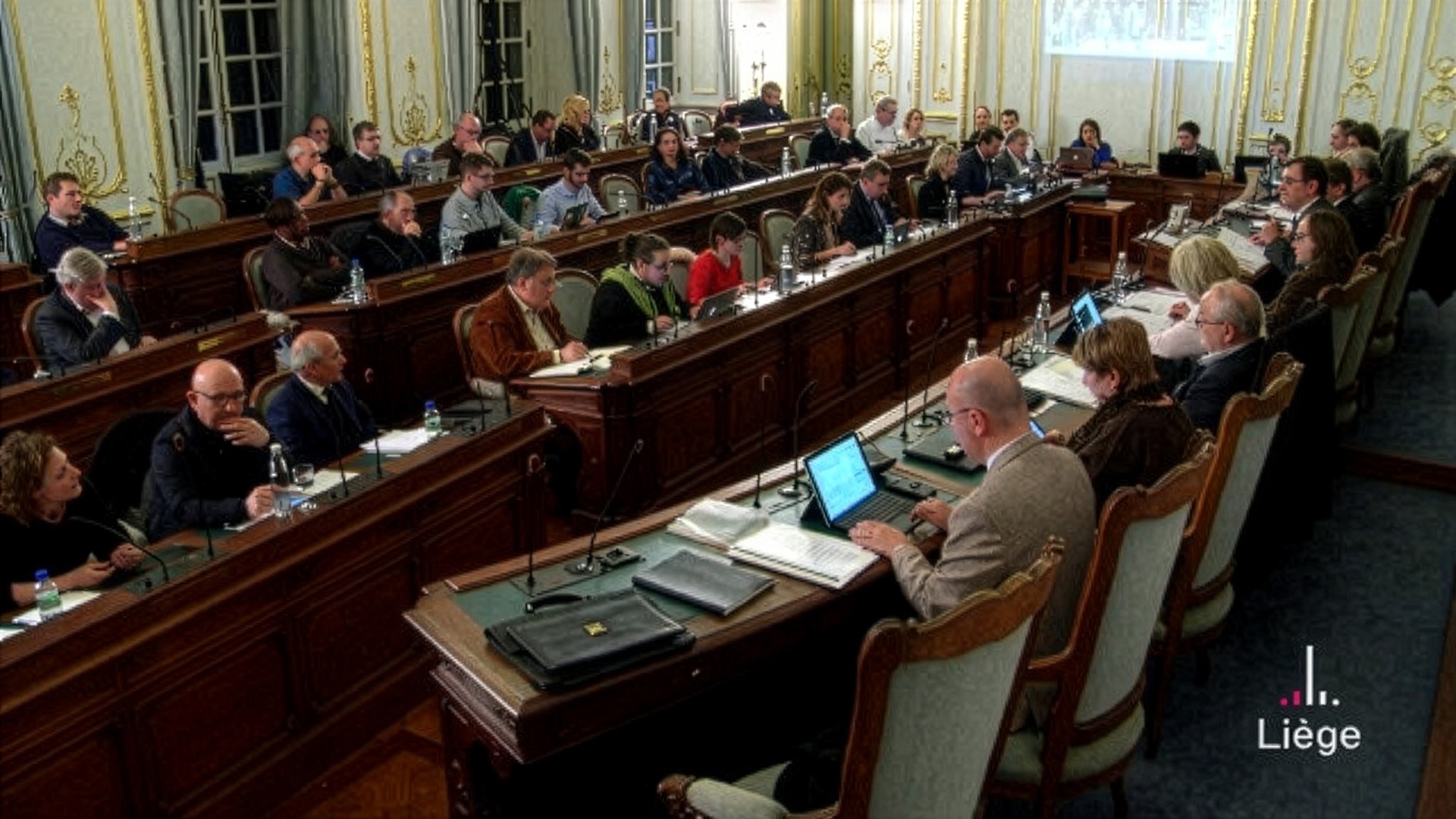 Moins de conseillers et d'échevins dans les communes