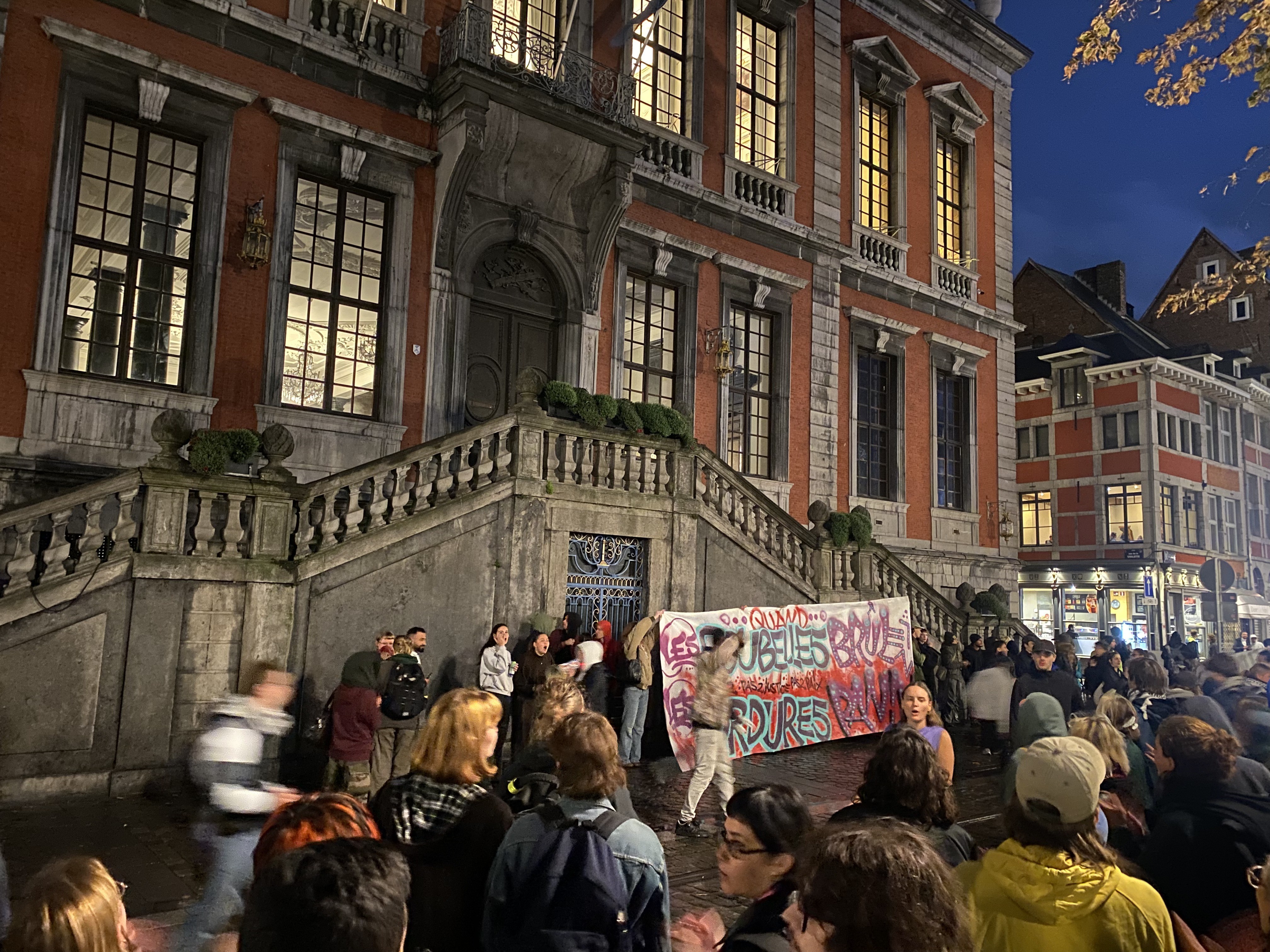 Liège : manifestation contre l'arrêté de police pris par le bourgmestre