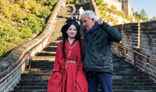 Un artiste liégeois à Pékin ! Jacques Charlier représente la Belgique en Chine