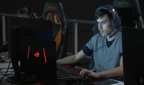 Un premier stage de e-sport en Cité ardente