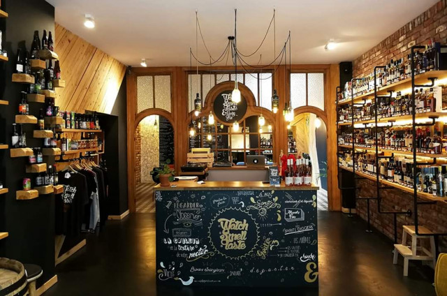 Pas éligible pour la prime. Alors Gaëtan a rouvert son magasin !