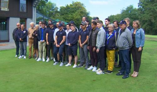 Bulldogs: du stick de hockey au club de golf