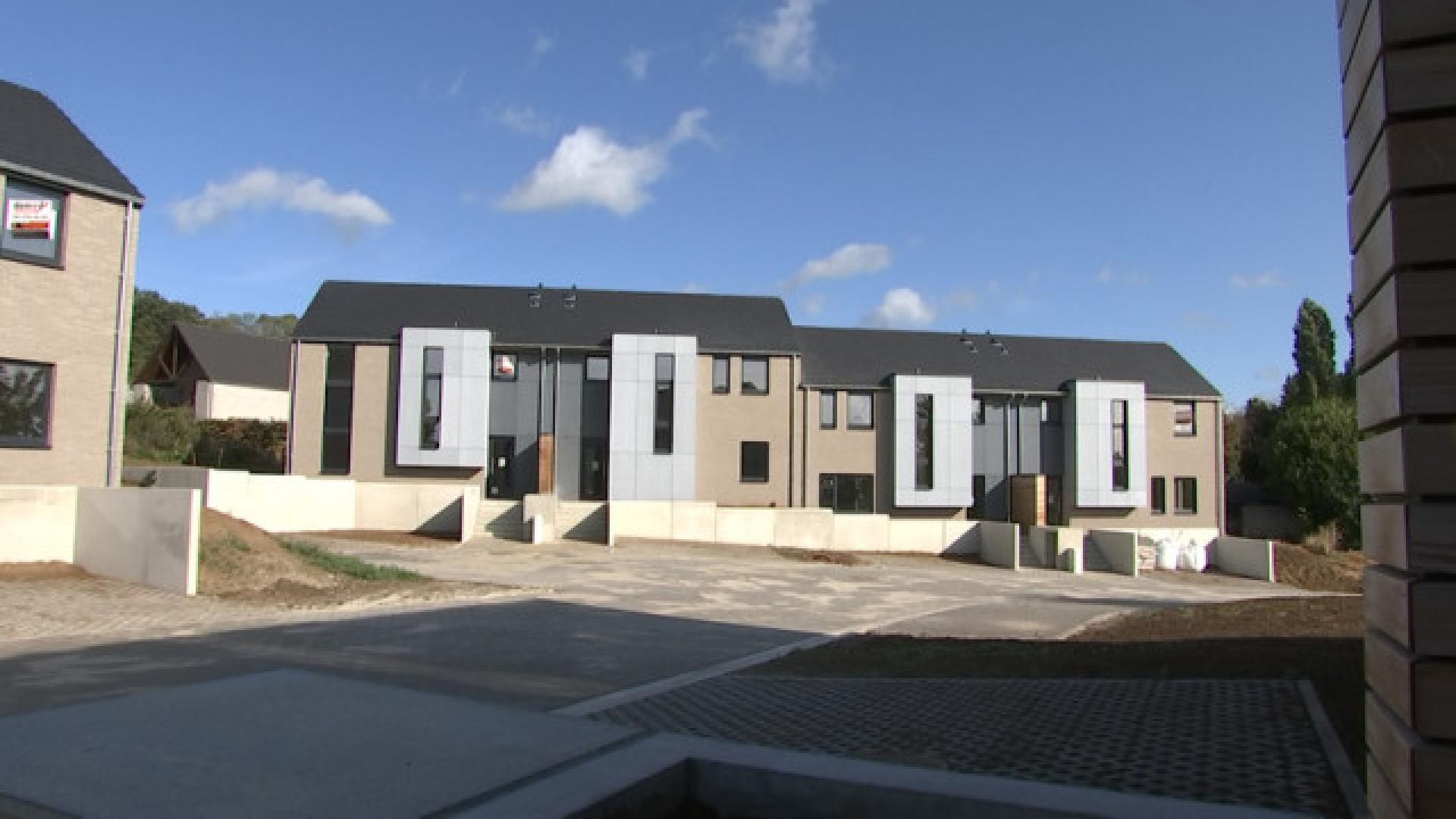 Des maisons à vendre, sans leur terrain