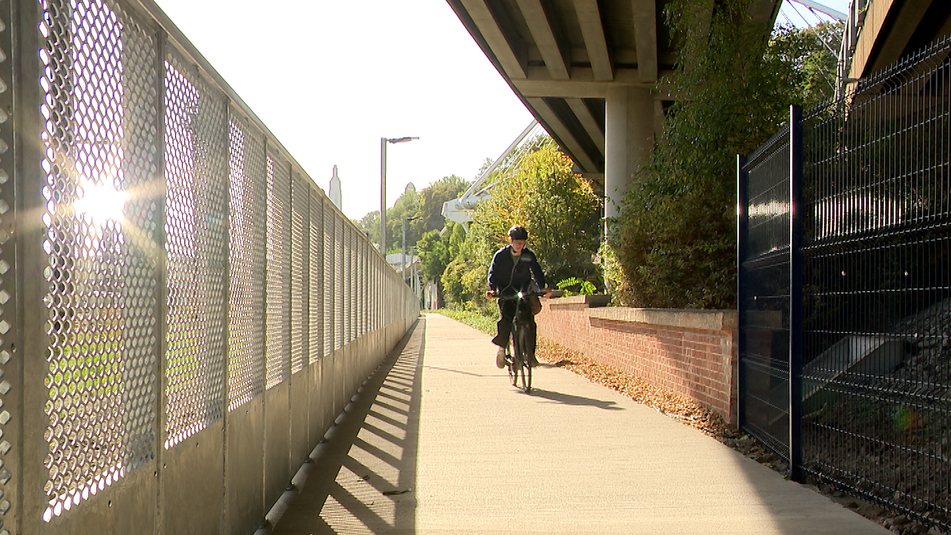 Nouvelle piste cyclable pour traverser la gare des Guillemins