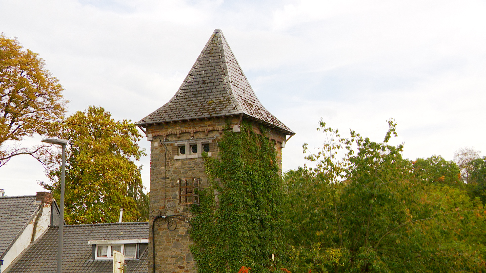 Dalhem: un hôtel pour chauves-souris dans une ancienne centrale éléctrique