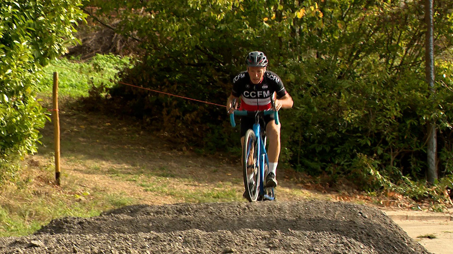 Un nouveau circuit de cyclo-cross de 2,1 km inauguré à Flémalle : "Toutes les difficultés que les sportifs recherchent s'y trouvent"
