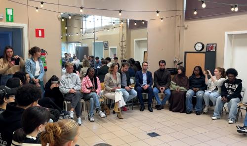 Une trentaine de jeunes confient leurs inquiétudes à la ministre de la Jeunesse