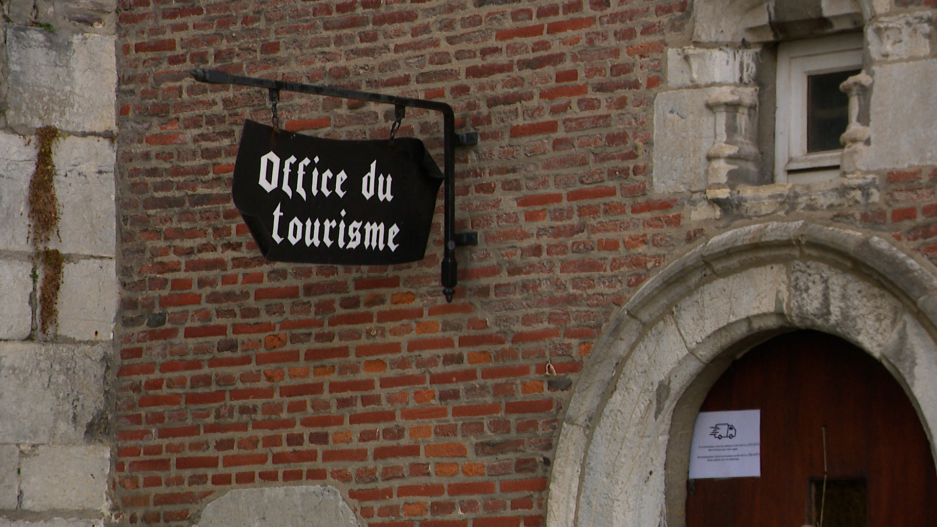 Huy recherche des guides touristiques