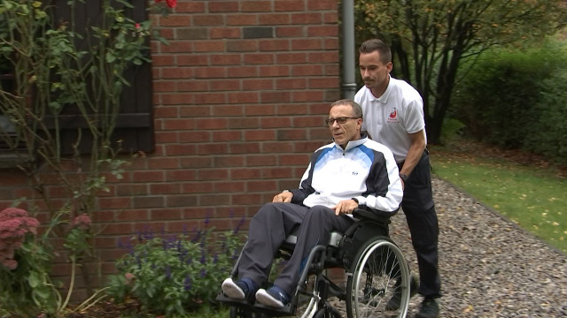 Aidants proches: un boulot à plein temps en manque de statut
