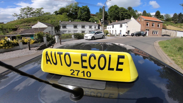 Auto-école : reprise tout en prudence