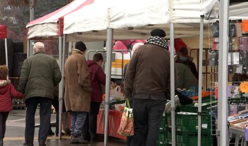 Chênée: le marché retrouve la place du Gravier