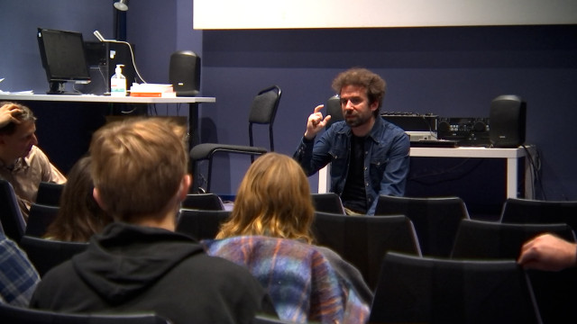 Cyril Dion présente "Animal" aux rhétos de Léonie de Waha