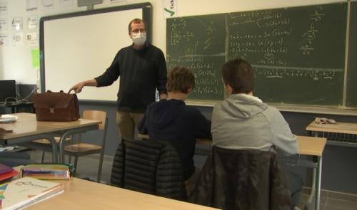 Derniers cours en présentiel dans le secondaire avant fermeture des écoles