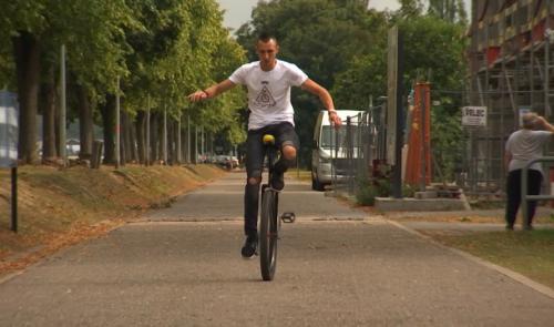 Des centaines de kilomètres avec son monocycle