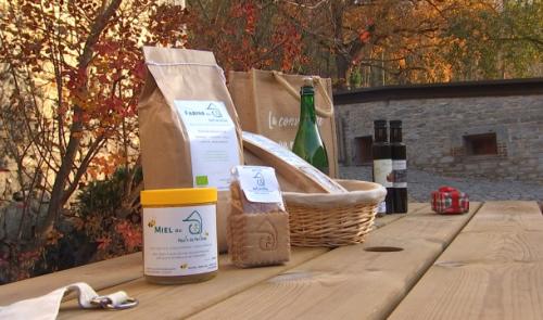 Des paniers de Noël remplis de produits locaux au Moulin de Ferrières