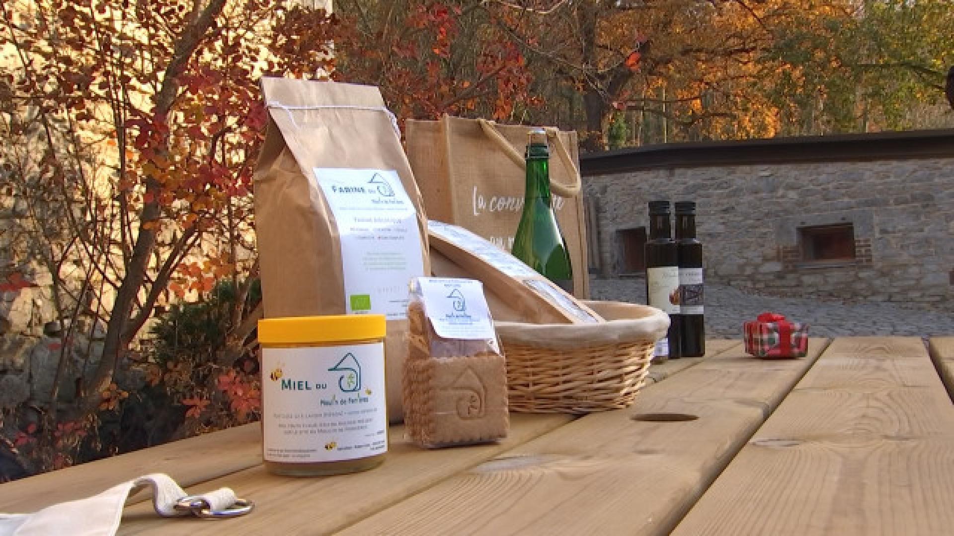 Des paniers de Noël remplis de produits locaux au Moulin de Ferrières