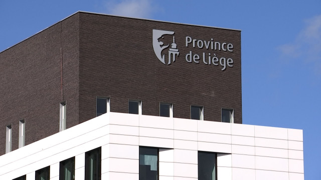Élaboration d'un plan d’économies à la Province