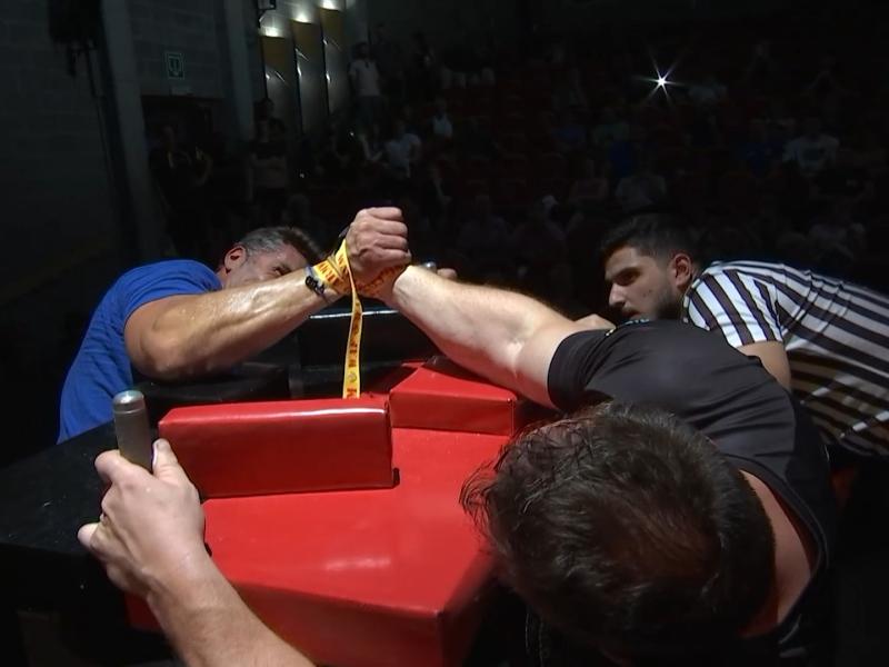 Le bras de fer sportif, bien plus qu'un jeu