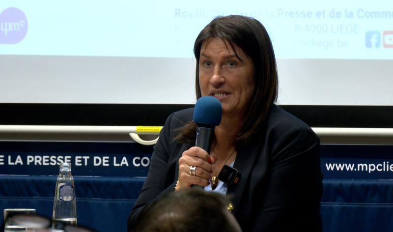La ministre Galant présentera mardi au secteur son plan de réforme des médias de proximité