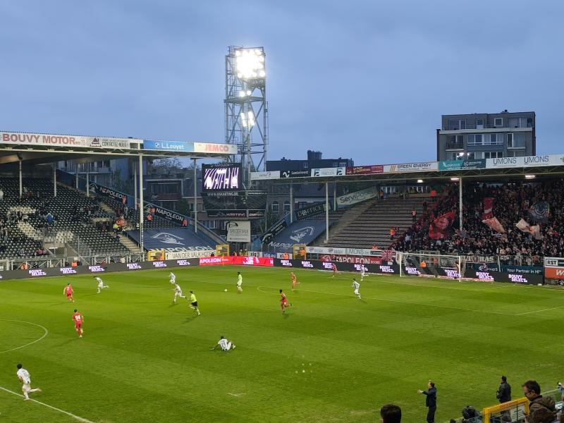 Le Standard arrache le derby wallon au bout du suspense
