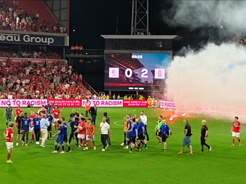 Des débordements après la défaite 0-2 du Standard face à Charleroi
