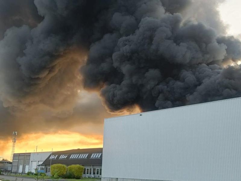 Herstal: un incendie dans un entrepôt du zoning des Hauts-Sarts