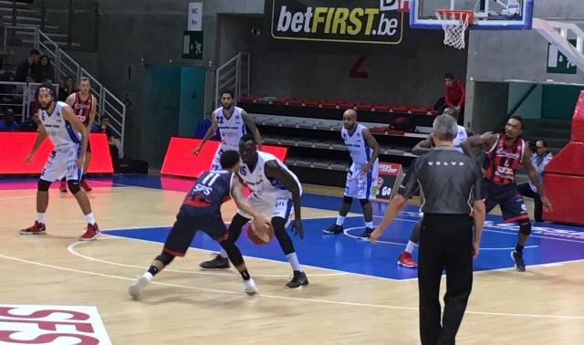 Liège Basket a oublié sa défense au vestiaire (vidéo)