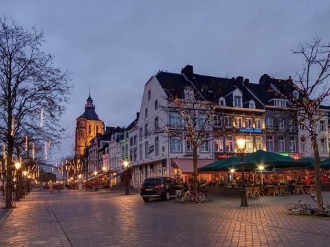 Coronavirus: Pays-Bas: le président du conseil de sécurité souhaite réduire le shopping des Belges