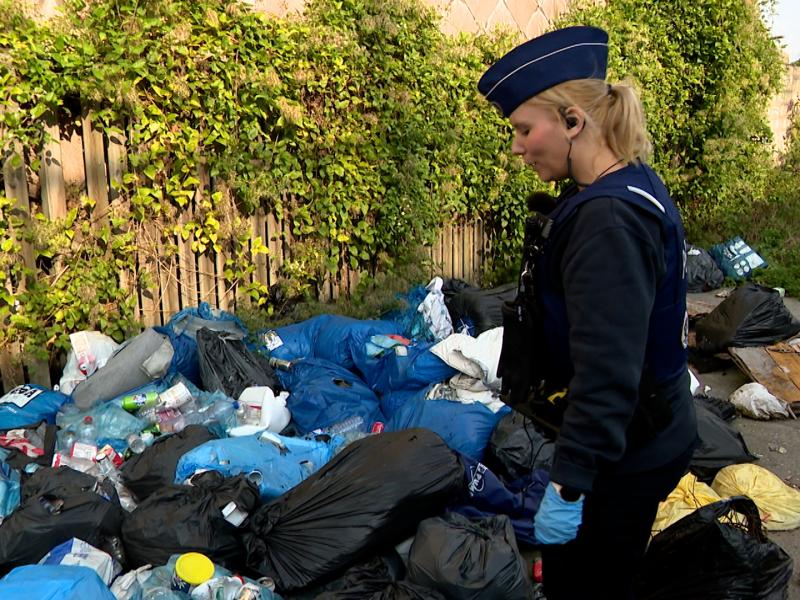 A la chasse aux déchets sauvages avec des inspecteurs de quartier de Seraing