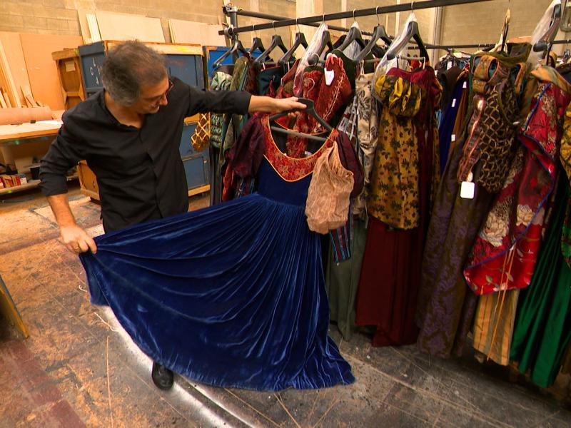 A vendre : 4.500 costumes d'Opéra