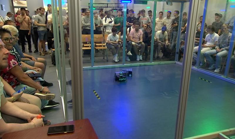 Des étudiants en électromécanique réalisent une battle de robots
