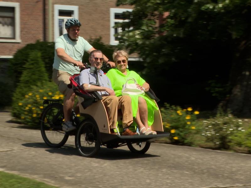 Amay prépare ses échappées en triporteur