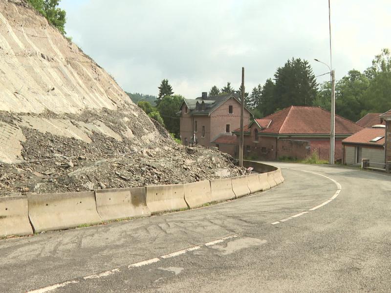 Ouffet: la N623 obstruée depuis 5 ans à cause des chutes de schiste