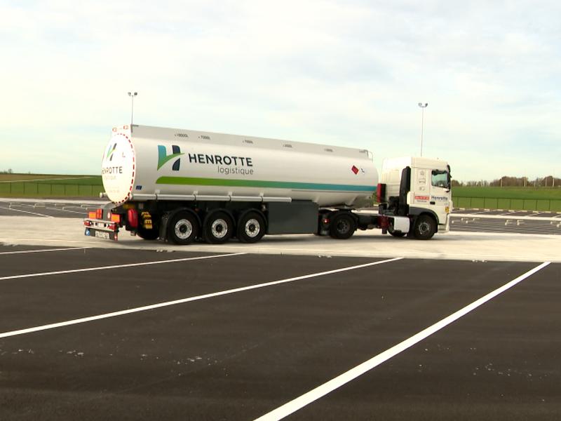 Nouveau parking pour poids-lourds hyper sécurisé