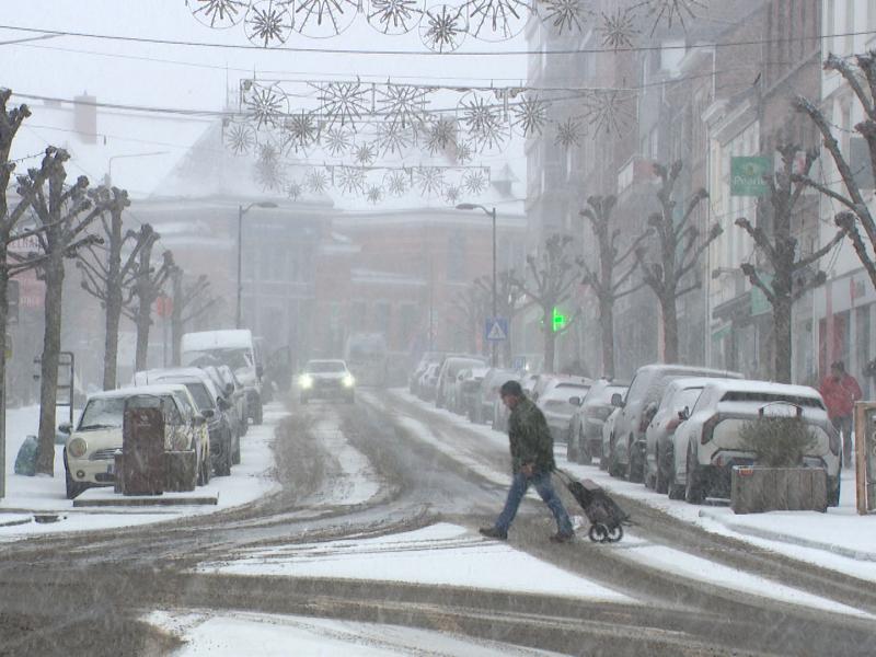 La neige annoncée est là, et pour plusieurs heures !