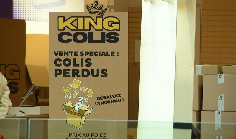 Vente de colis perdus à la Médiacité