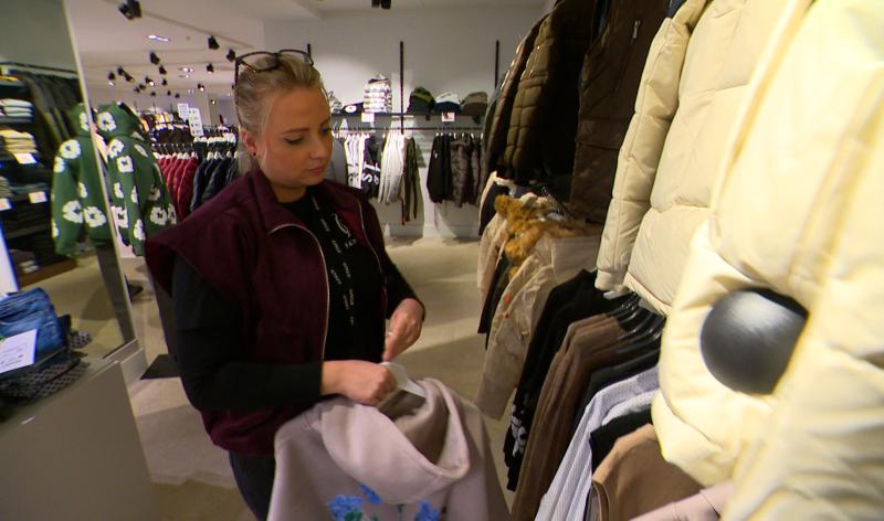 Soldes: le froid et la neige, quitte ou double pour les commerçants