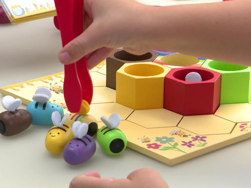 AlvéoColor, jeu liégeois. S'amuser et apprendre avec les abeilles