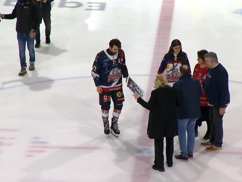 Frank Neven, 307 matches avec les Bulldogs et une page d'histoire