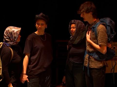 "Au-delà des frontières" : une création collective par des élèves du Lycée de Waha