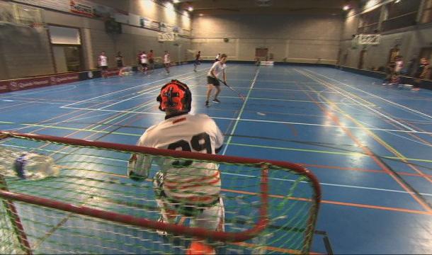Le floorball, hockey sur glace...mais sans la glace ! 