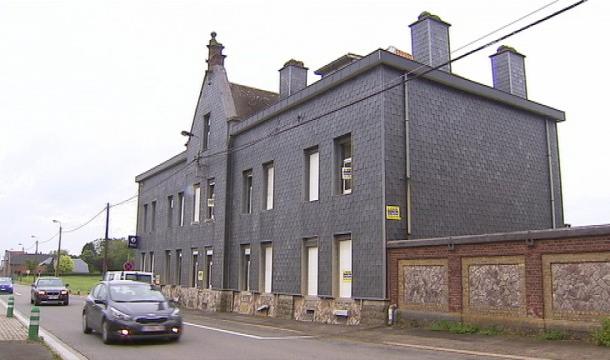 Qui veut acheter le poste de police ? 