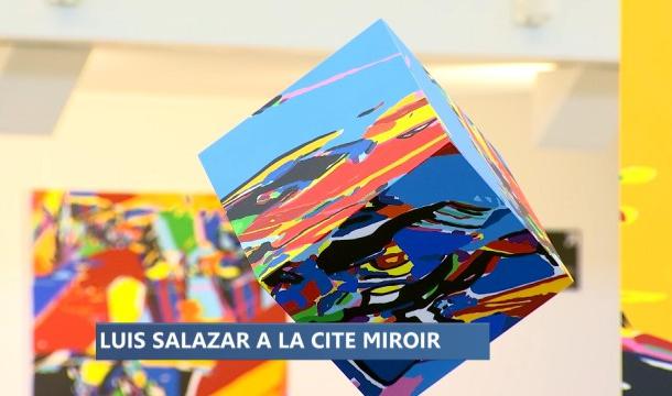 Cité Miroir : des enfants visitent l'expo de Luis Salazar en sa compagnie