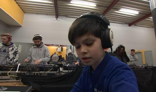 Seraing: une formation de DJ donnée par un pro du mix