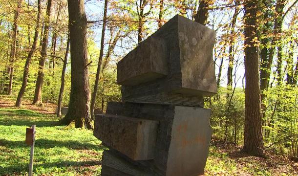 Balade de 2km autour des sculptures à Comblain